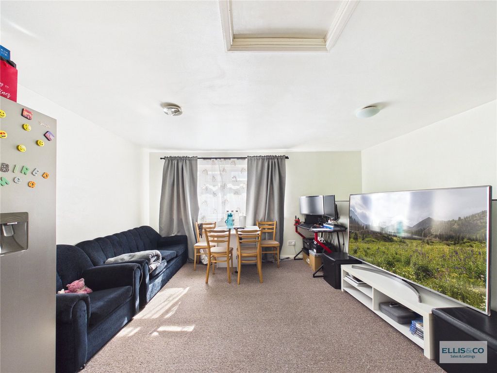 Property photo 2 of 8 Picture No. 09