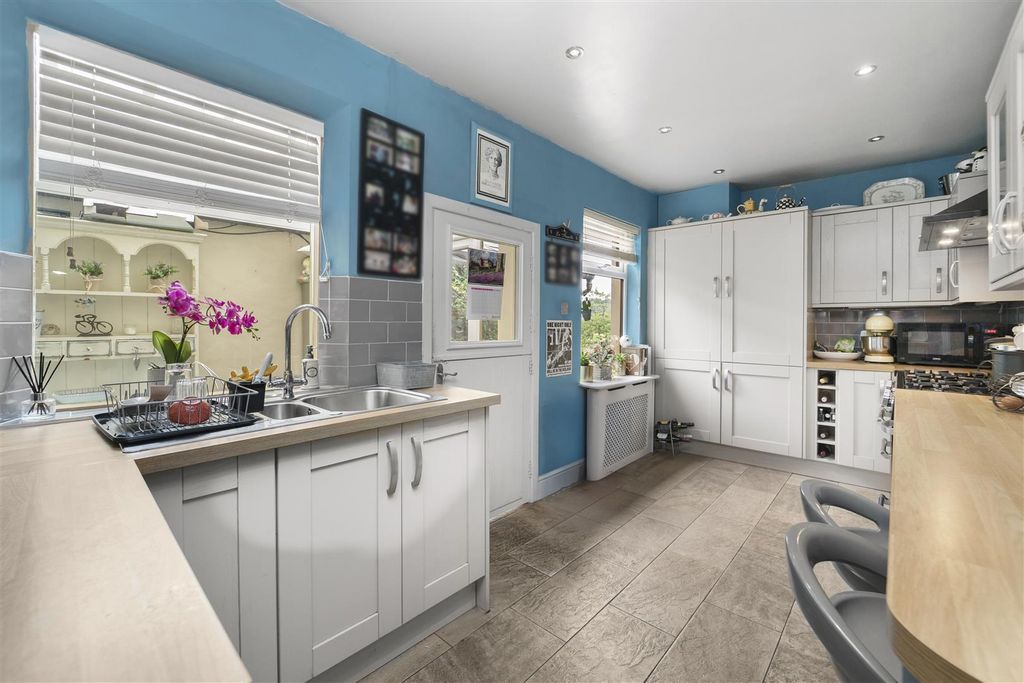 Property photo 3 of 39 5.Jpg