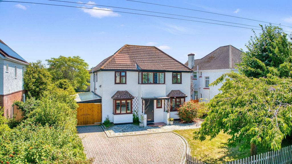 Property photo 1 of 34
