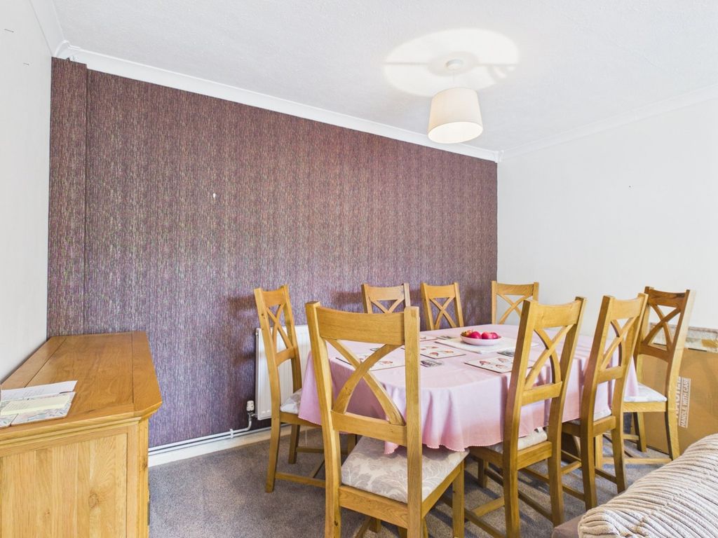 Property photo 3 of 12 Dining Area
