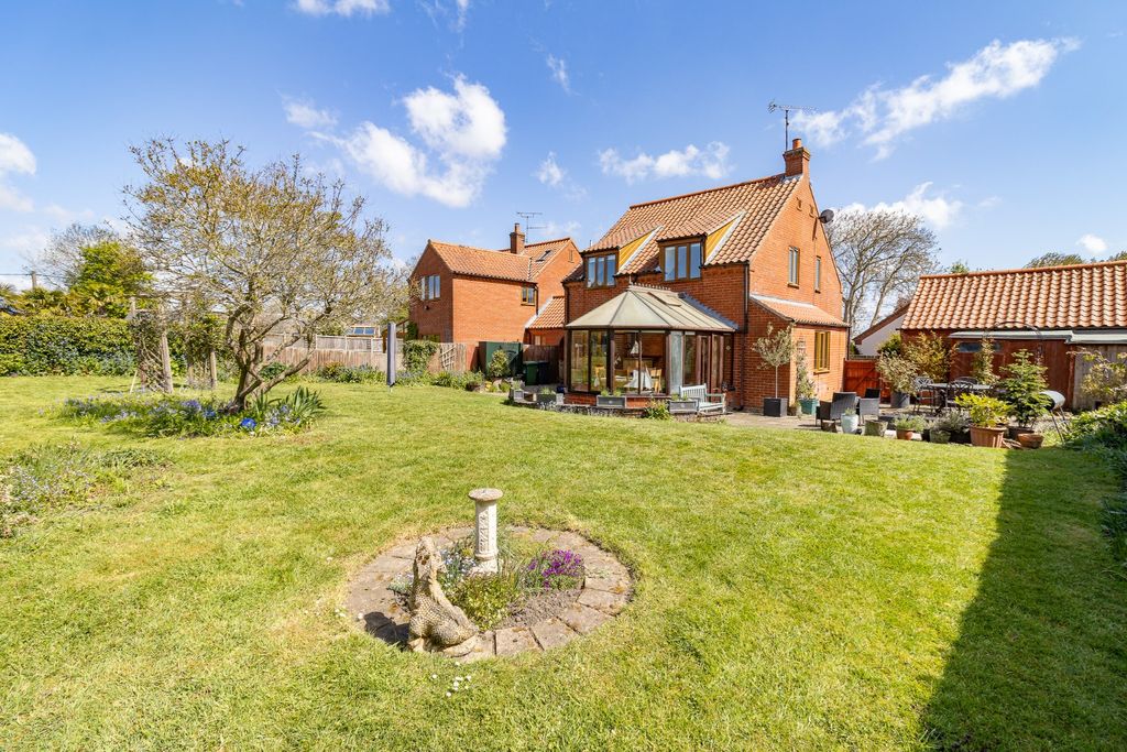 Property photo 2 of 29 5066795