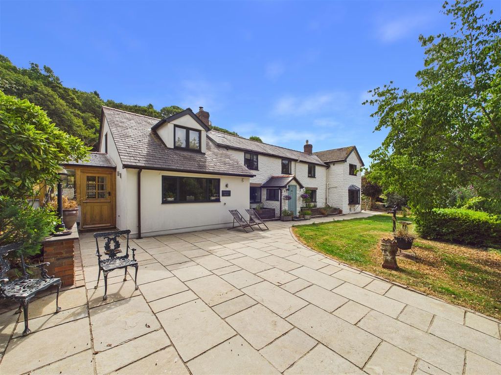 Property photo 1 of 52