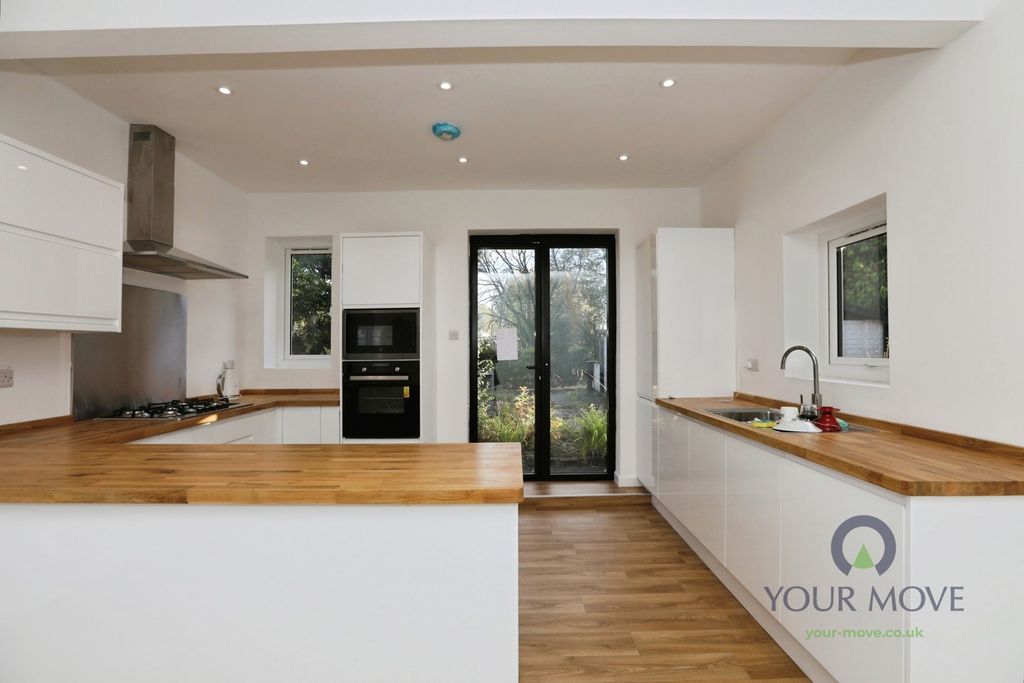Property photo 2 of 16 Pbox-Img.Jpg
