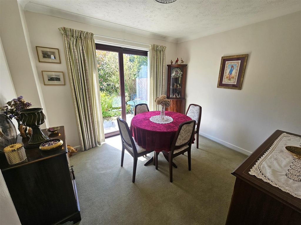 Property photo 3 of 25 Dining Room.Jpg