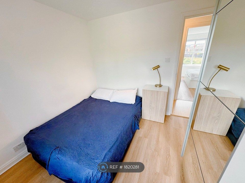 Property photo 2 of 12 Bedroom 1