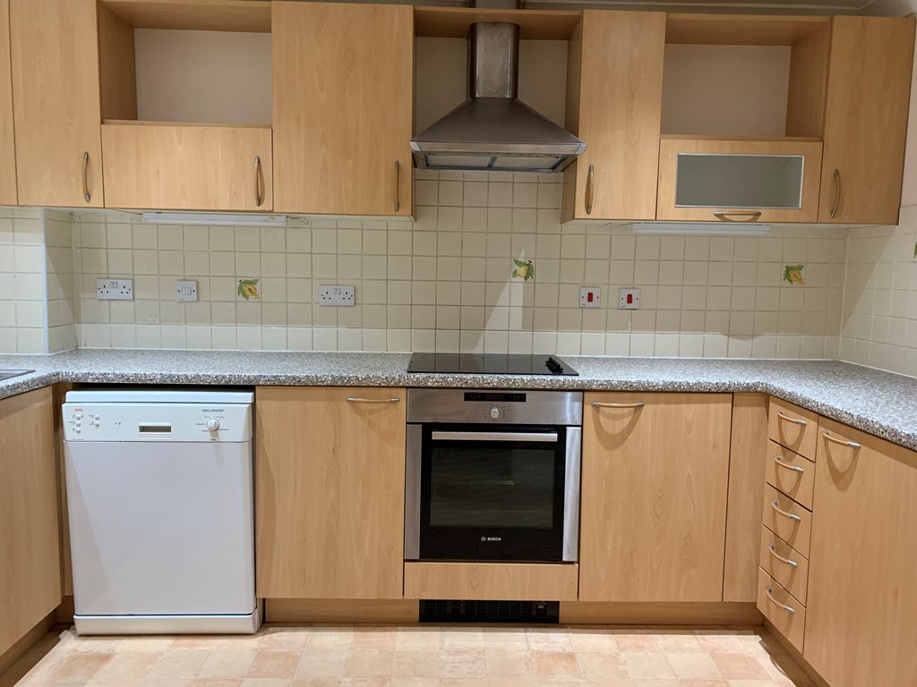 Property photo 2 of 8 Kitchen