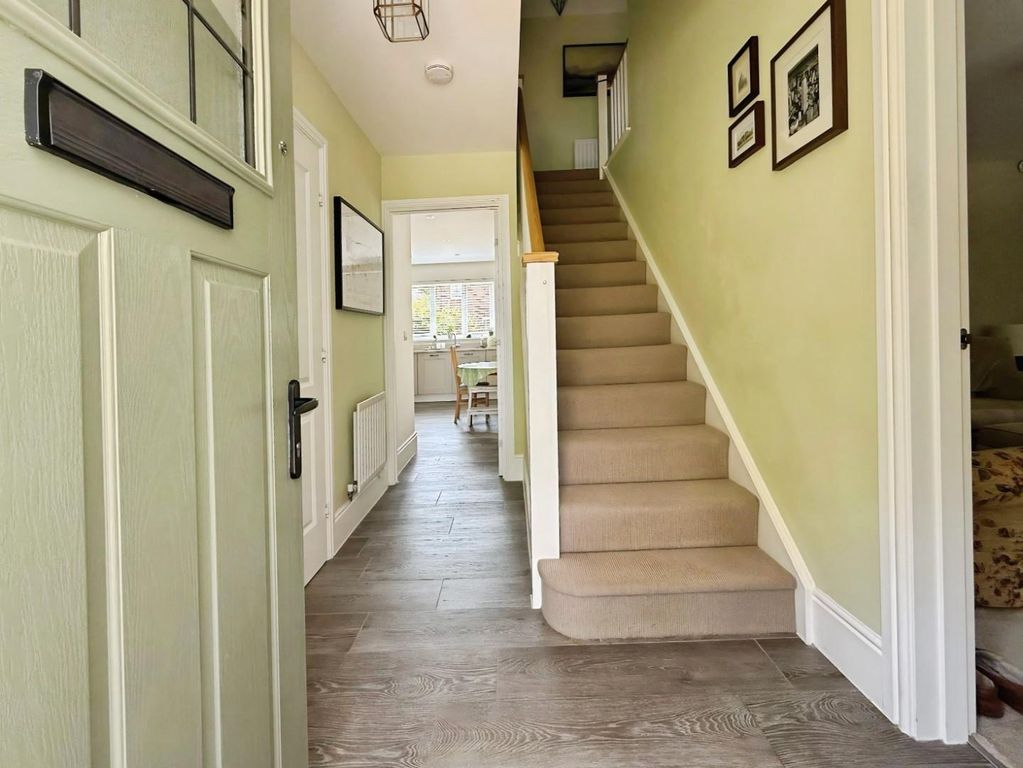 Property photo 2 of 24 02Dd18E9-1d59381E-366E-425F-Ab79-A245F962c2Bd.Jpg