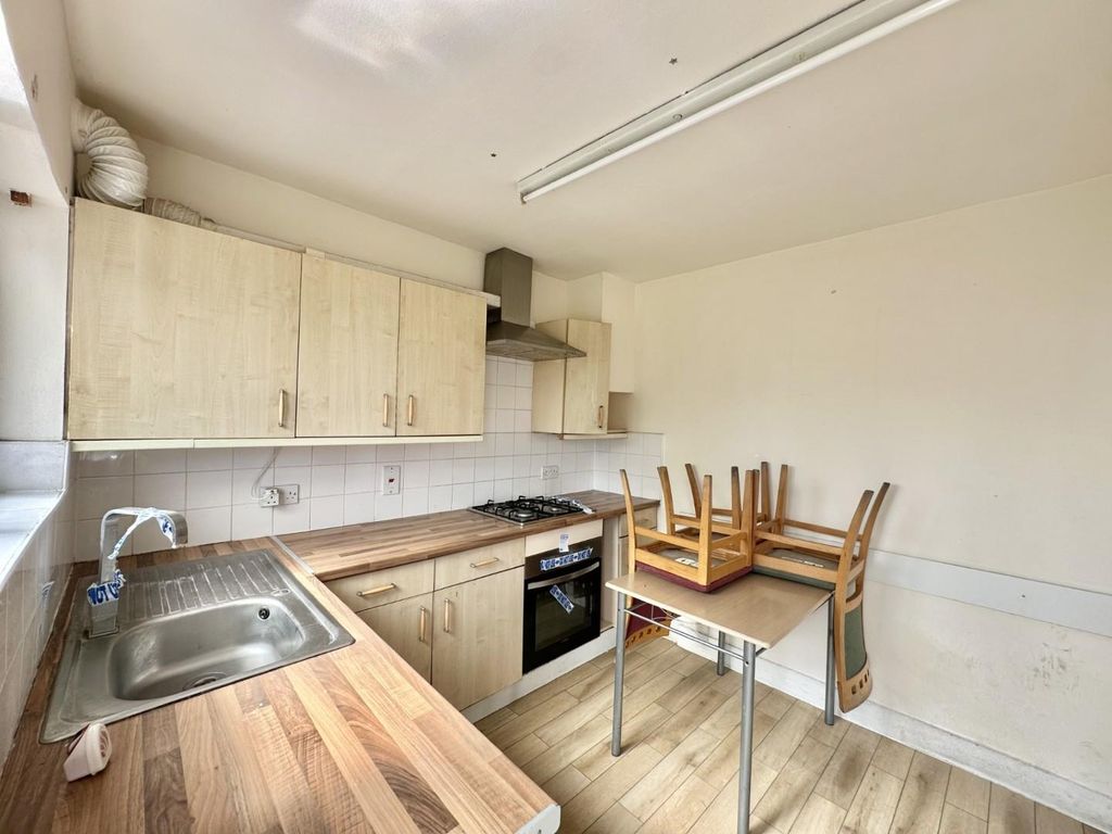 Property photo 3 of 14 8B0Ddbc3-7868-4300-A7c6-8c14Cf11B0F2.Jpg