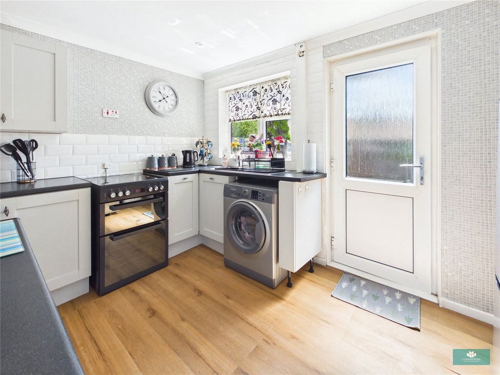 Property photo 3 of 32 Picture No. 06
