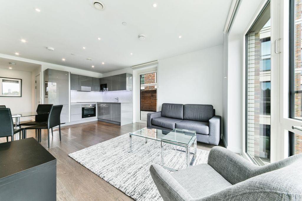 Property photo 2 of 9 Living Area