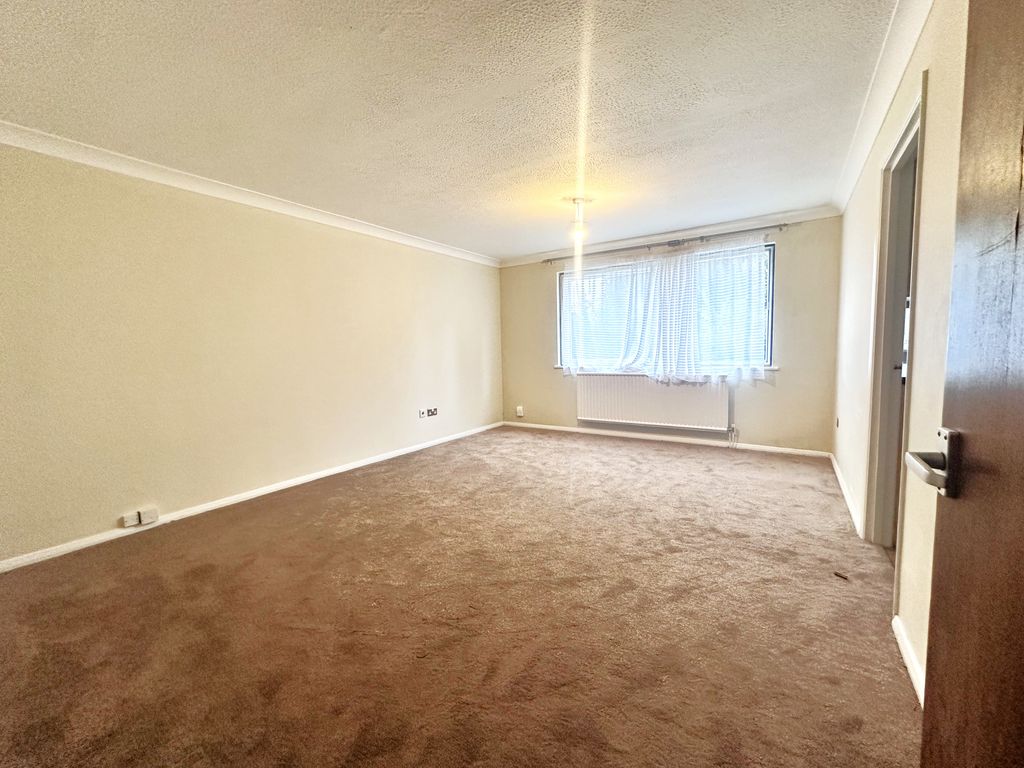 Property photo 2 of 12 Image