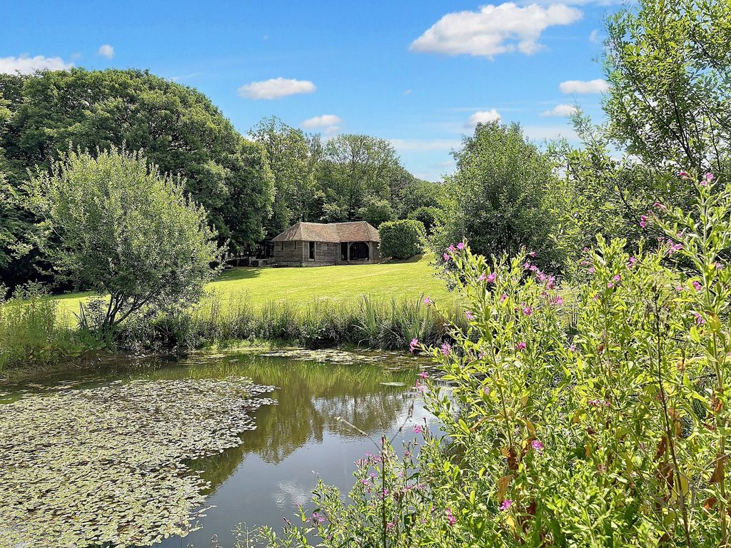 Property photo 2 of 31