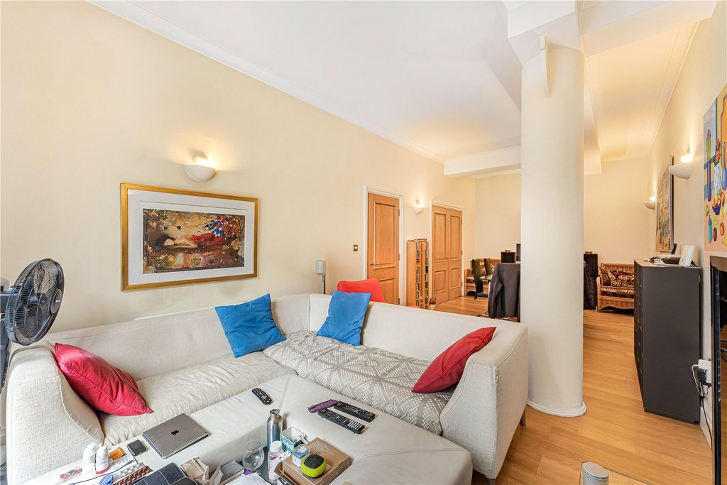 Property photo 2 of 10 Reception