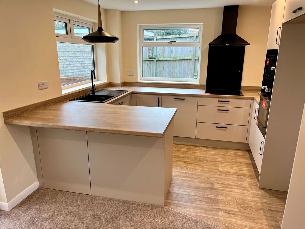 Property photo 2 of 22