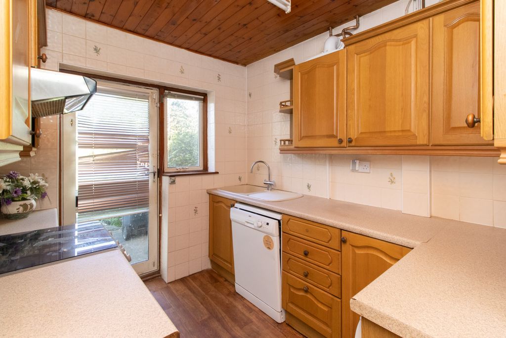 Property photo 3 of 11 Picture 3