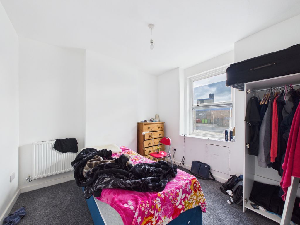 Property photo 3 of 8 Dining/Bedroom 4