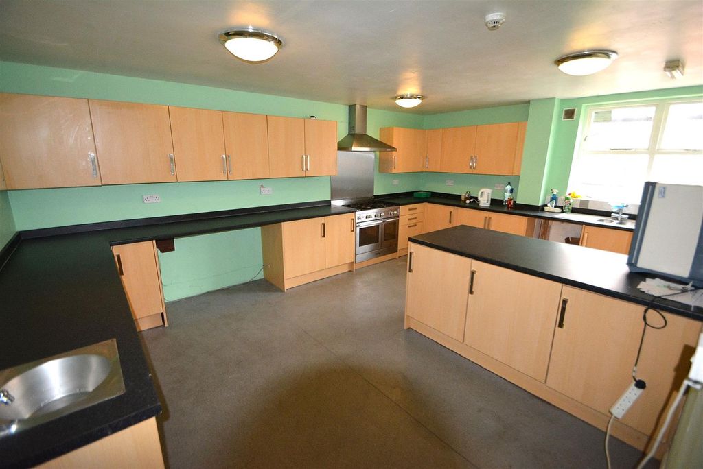 Property photo 3 of 30 37.Jpg