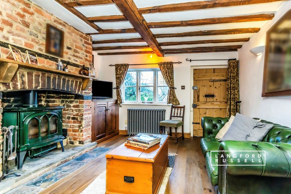 Property photo 3 of 10 Reception