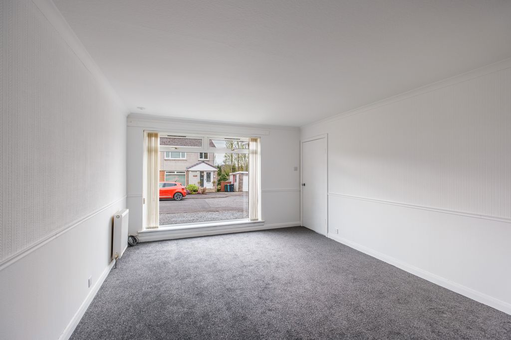 Property photo 3 of 39