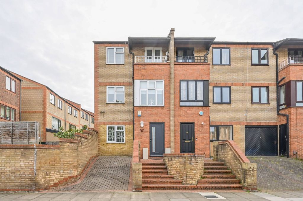 Property photo 2 of 19