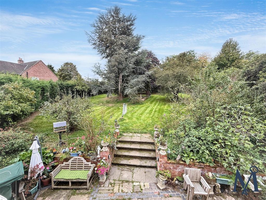 Property photo 2 of 37 Substantial Rear Garden
