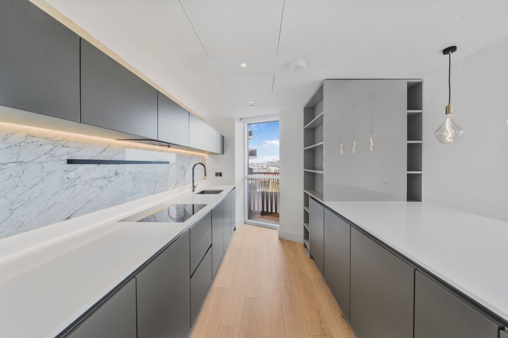 Property photo 3 of 18 Cassini Apartments