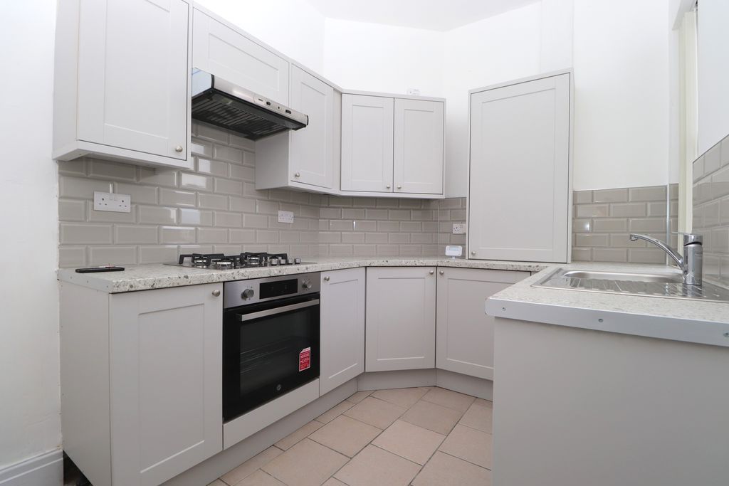 Property photo 3 of 20 Kitchen