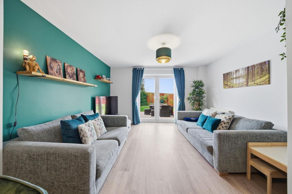 Property photo 3 of 26 Living Room