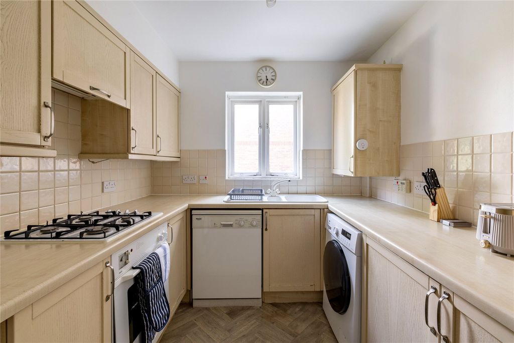 Property photo 2 of 17 Picture No. 26
