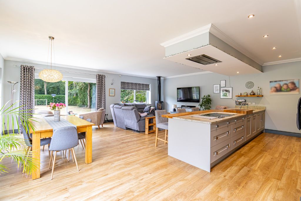 Property photo 3 of 42 5313102