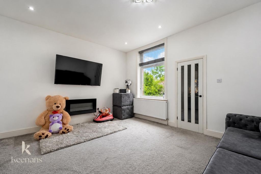 Property photo 2 of 24 Melville-16.Png