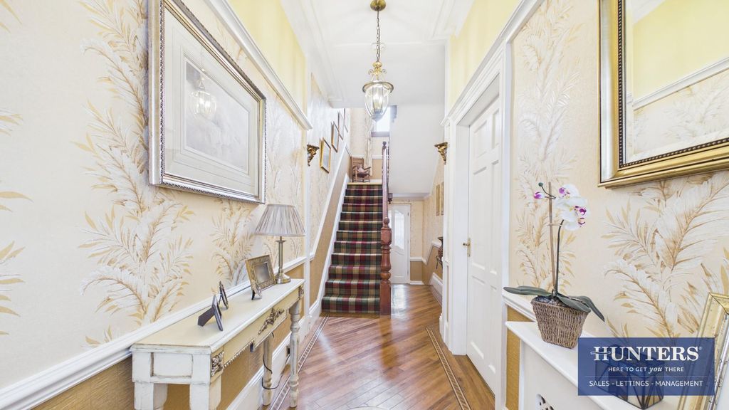 Property photo 2 of 33 Hallway