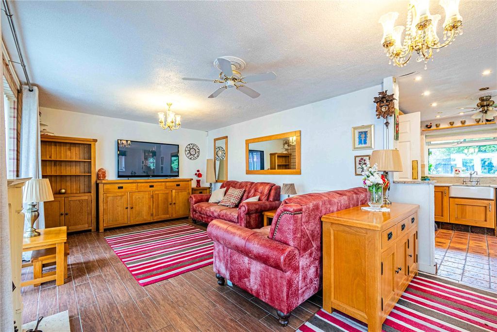 Property photo 3 of 19 Picture No. 09