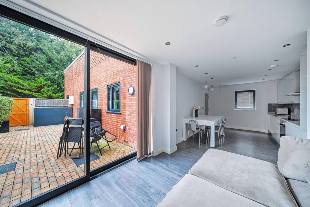 Property photo 2 of 10 Photo 2