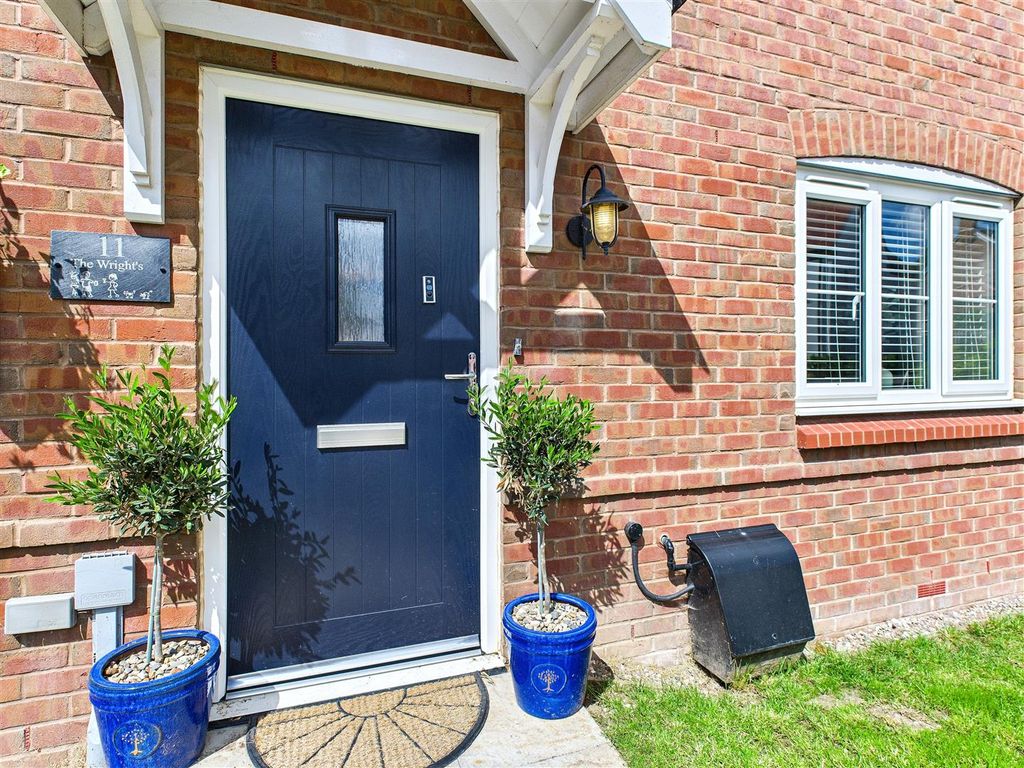 Property photo 3 of 43 Barnes Lane, Swadlincote (34).Jpg