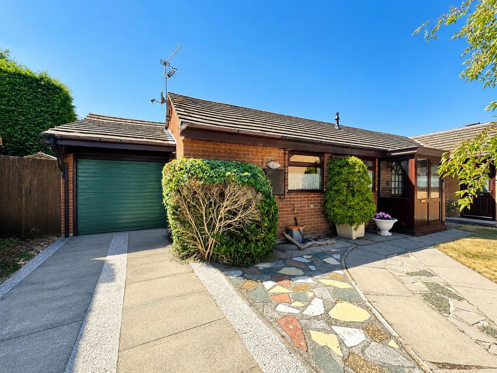 Property photo 1 of 11 Front