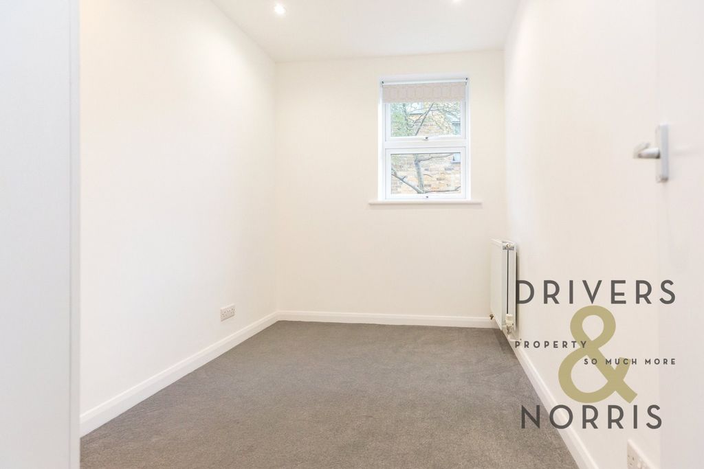 Property photo 3 of 6 Picture No. 10