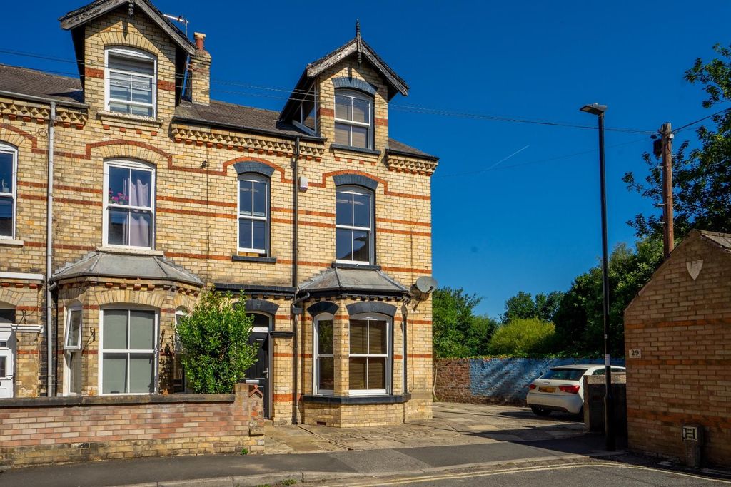 Property photo 1 of 9 14Hs-2.Jpg