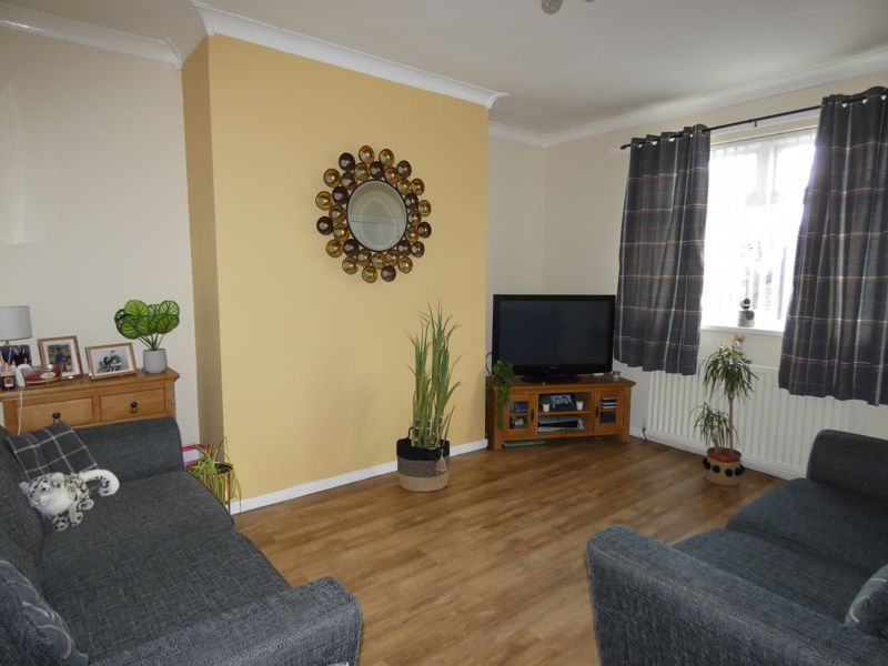 Property photo 2 of 12 Lounge