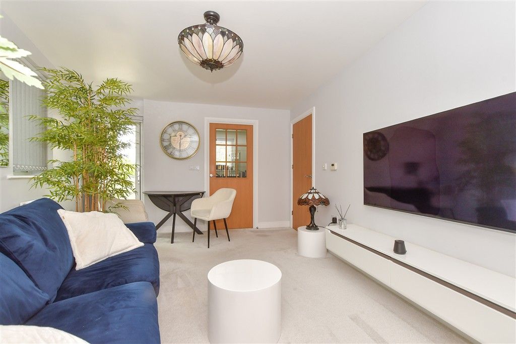 Property photo 2 of 13 Lounge