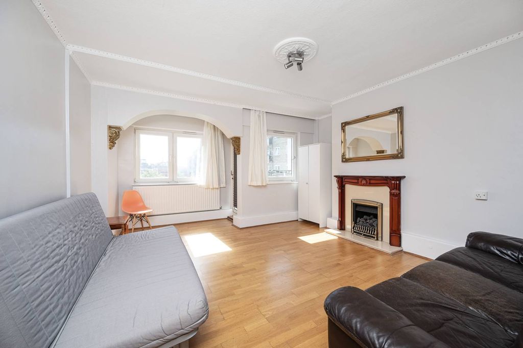 Property photo 2 of 8
