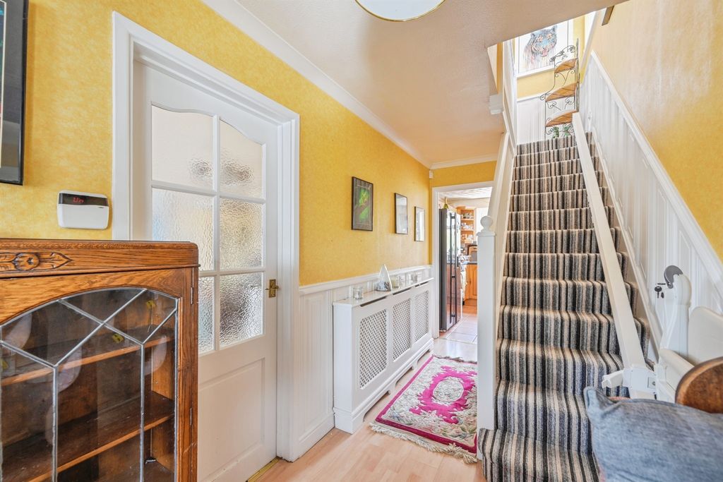 Property photo 3 of 17