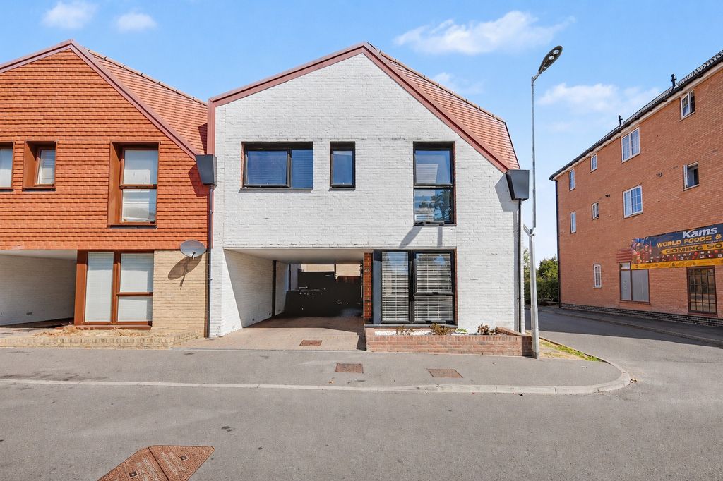 Property photo 1 of 14 5411921