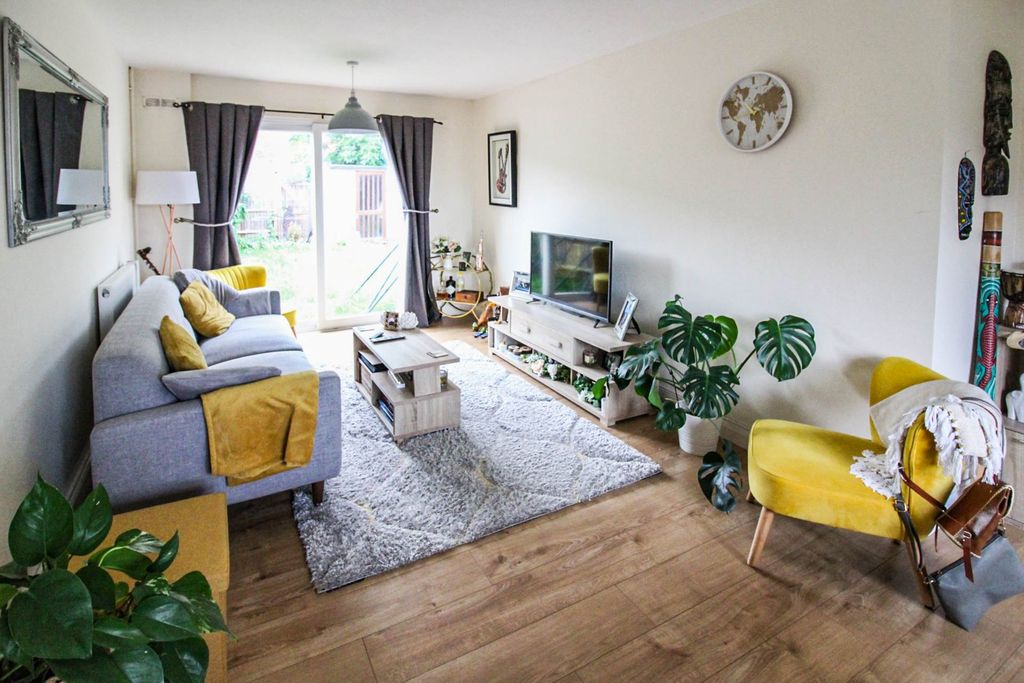 Property photo 3 of 11