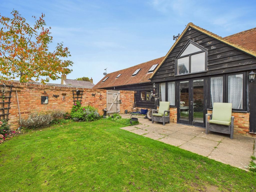 Property photo 3 of 16 Garden