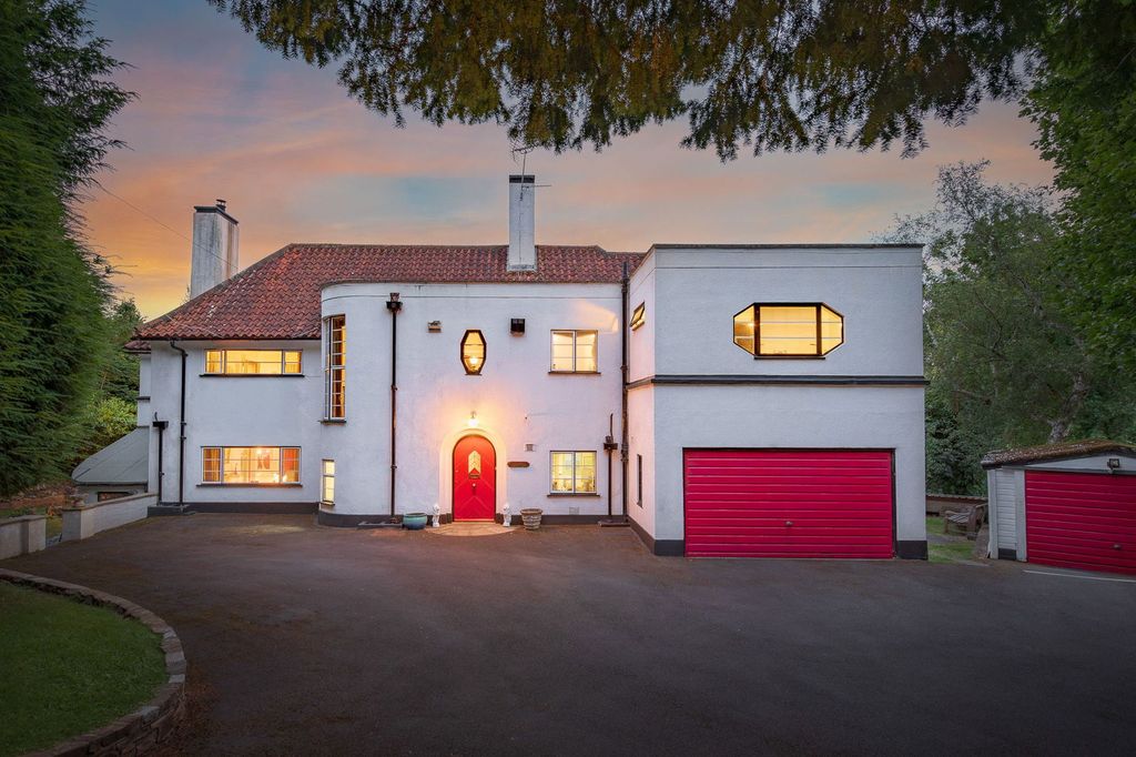 Property photo 1 of 42