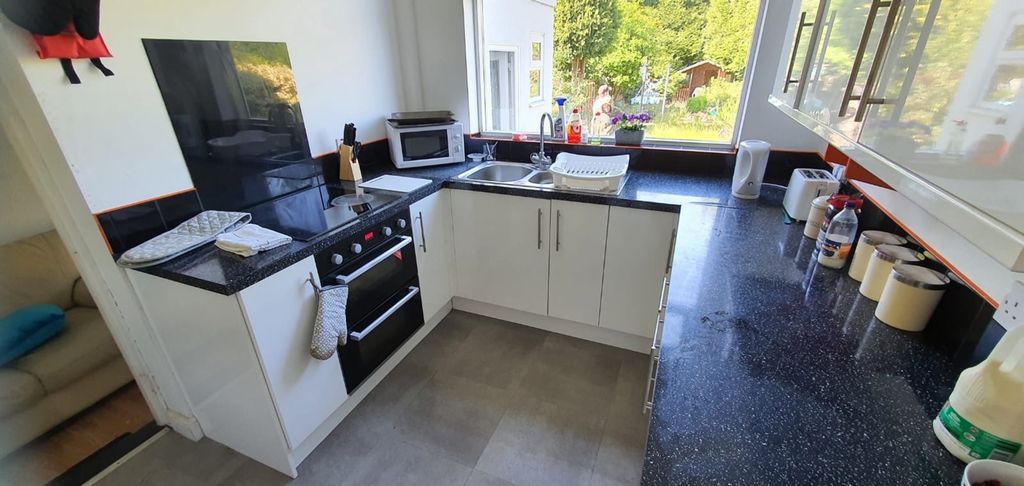 Property photo 2 of 3