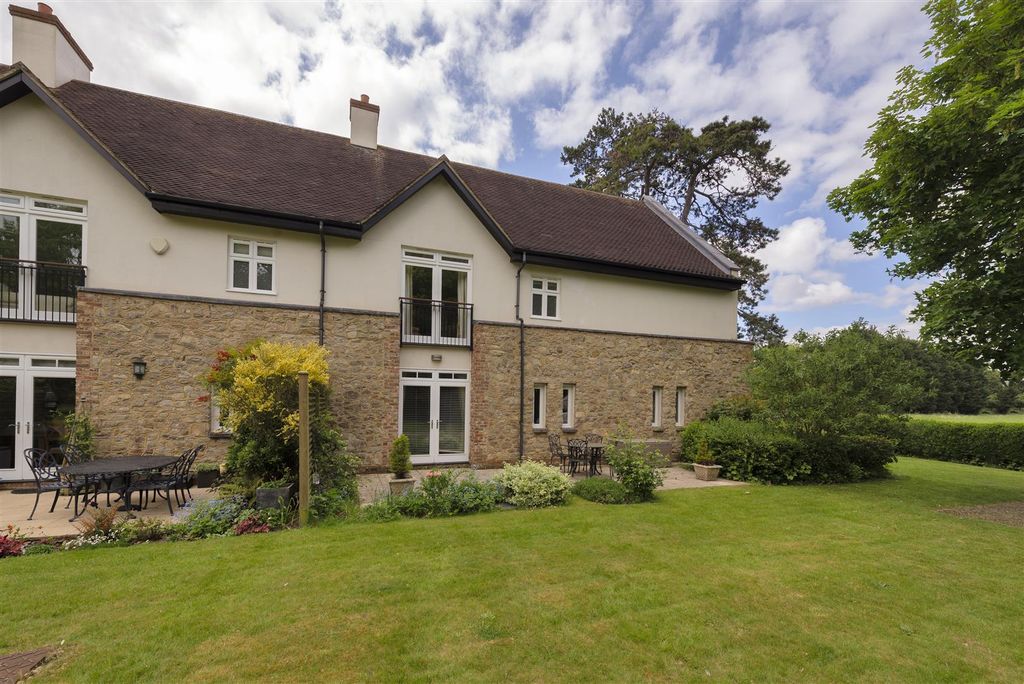 Property photo 1 of 24 03.