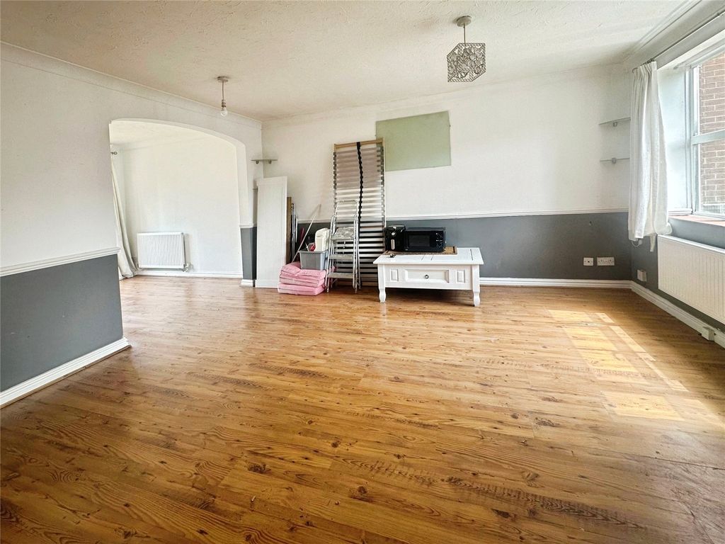 Property photo 2 of 15 Picture No. 10