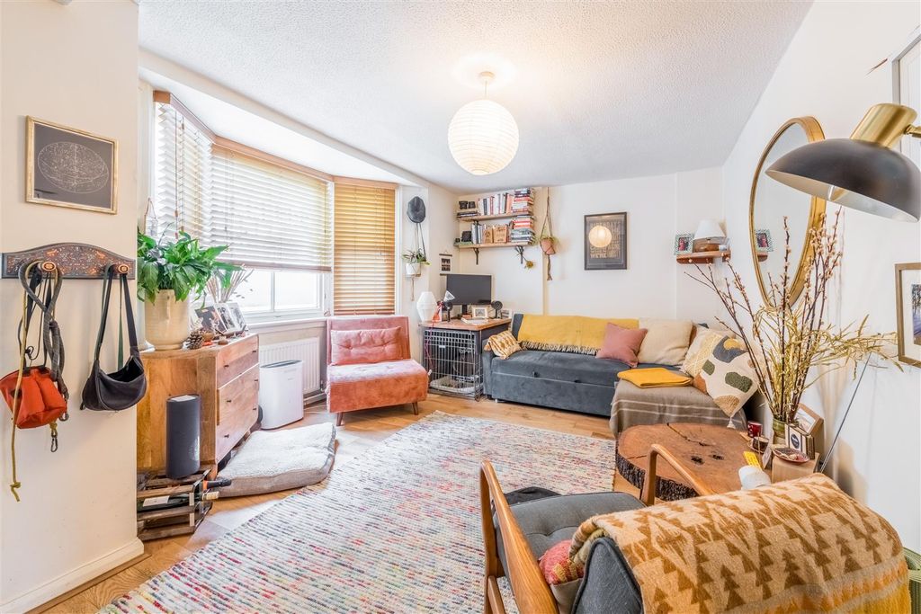 Property photo 2 of 21 30 Buckingham Street-5.Jpg